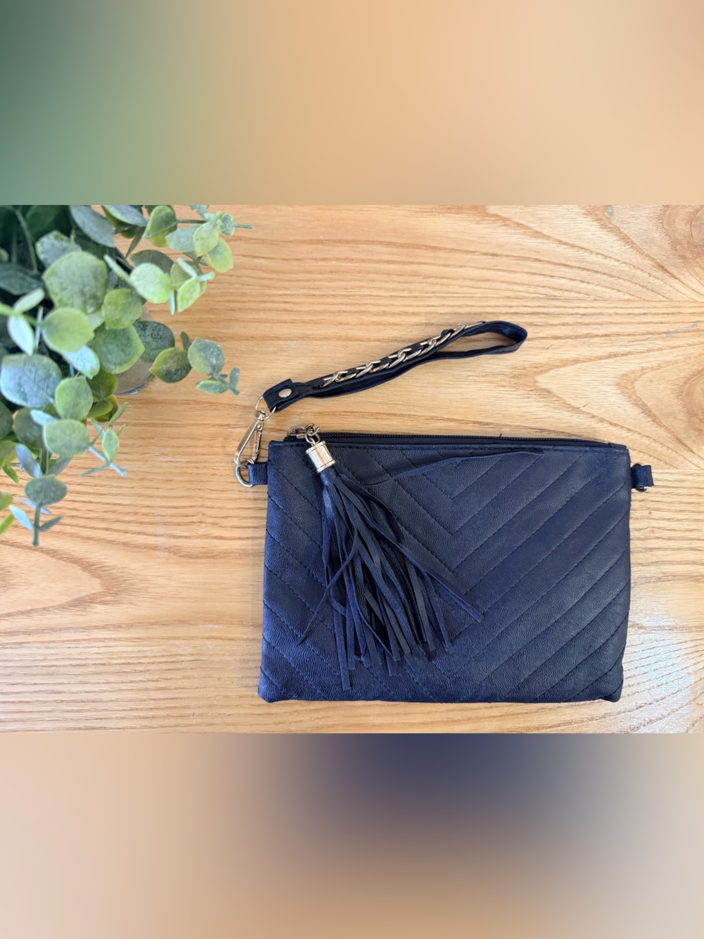 🌿10/$25 • Ardene Quilted Wristlet Clutch with Tassel
